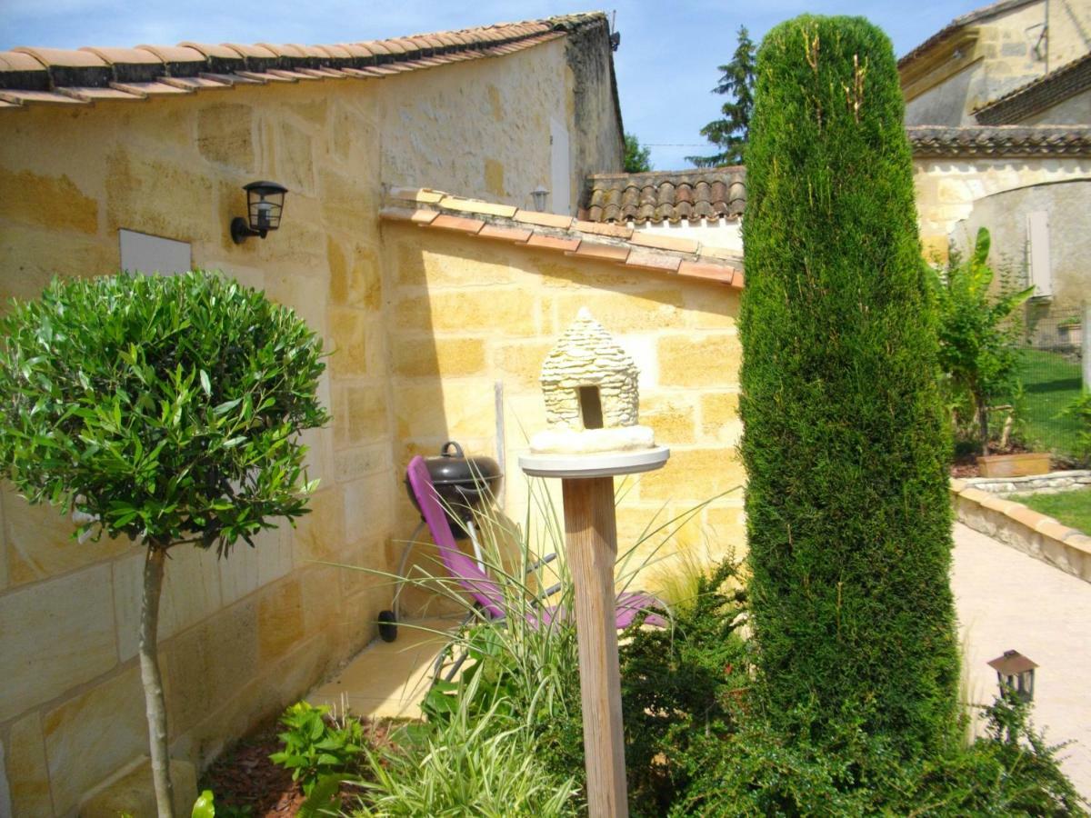 Gite Les Deux Meules Sainte-Colombe  Exterior photo
